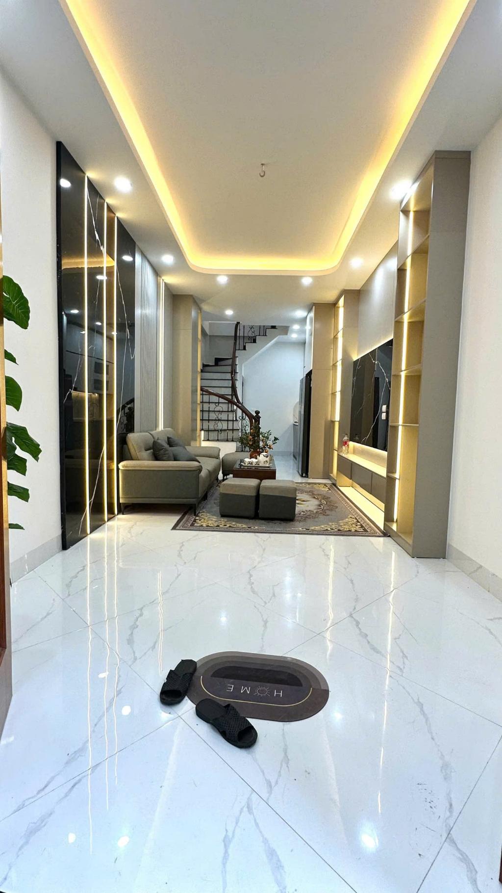 Bán nhà Nguyễn Chính-Tân Mai, 36m2 x 5T căn góc, ngõ thông, ô tô 20m. Giá 7,4 tỷ - Ảnh 1